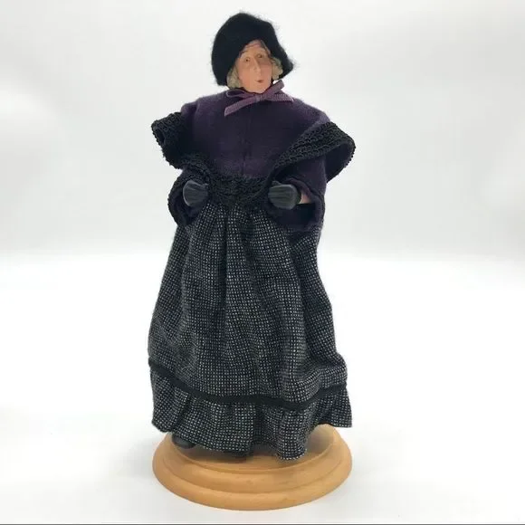 𝅺Hallmark Victorian Carolers Grace Viola Lizzie1990
